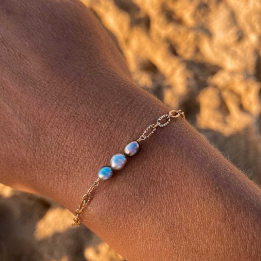 
                      
                        BRACELET HINA - 3 keshis
                      
                    